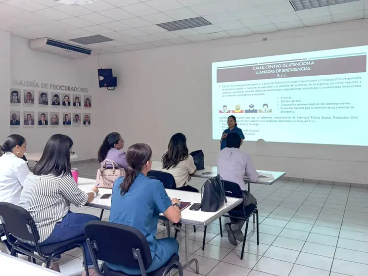 Imparten capacitaci&oacute;n a personal de la Secretar&iacute;a de Salud en el tema de Introducci&oacute;n al Sistema de Emergencias 9.1.1,