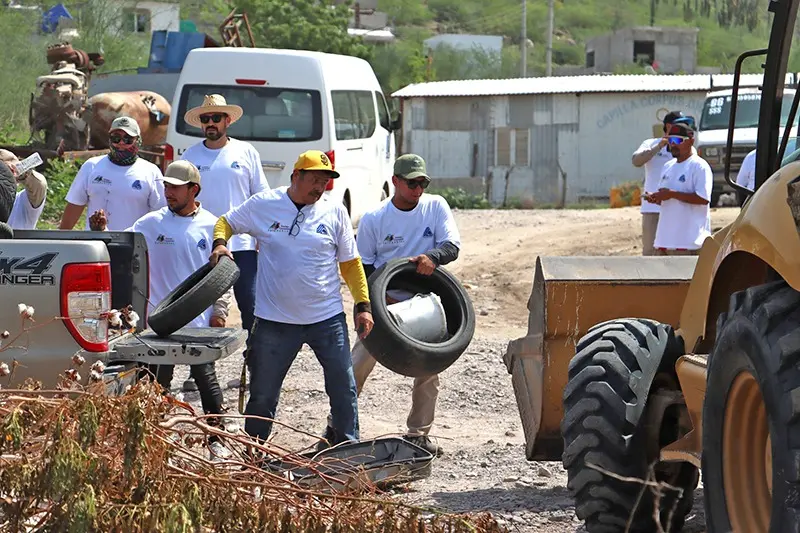 Realiza sector salud jornadas de descacharrizaci&oacute;n contra el dengue en La Paz