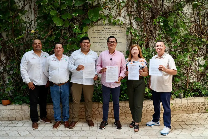 Facilitan vinculaci&oacute;n laboral a estudiantes universitarios del CECyTE Todos Santos