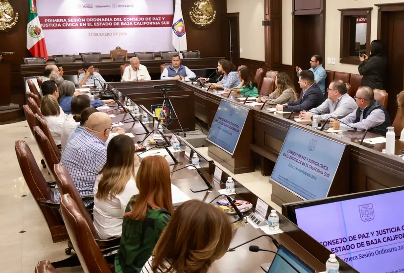 El gobernador V&iacute;ctor Manuel Castro Cos&iacute;o presidi&oacute; la primera sesi&oacute;n ordinaria del Consejo de Paz y Justicia C&iacute;vica de Baja California Sur