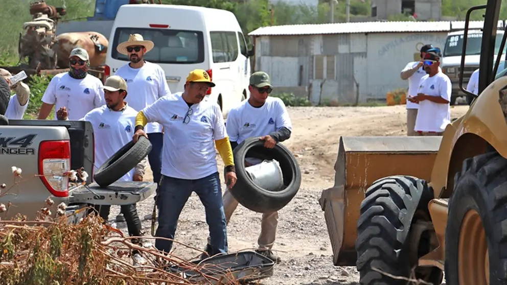 Realiza sector salud jornadas de descacharrizaci&oacute;n contra el dengue en La Paz