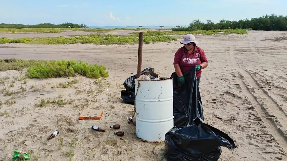 Zofemat recolecta m&aacute;s de 5 toneladas de residuos en playas y zonas costeras de La Paz.