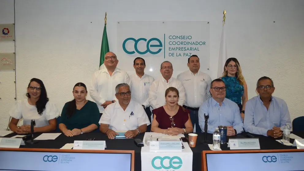 El sector empresarial exige garant&iacute;as para el liderazgo municipal y condena el 
asesinato de Carlos Manzo.